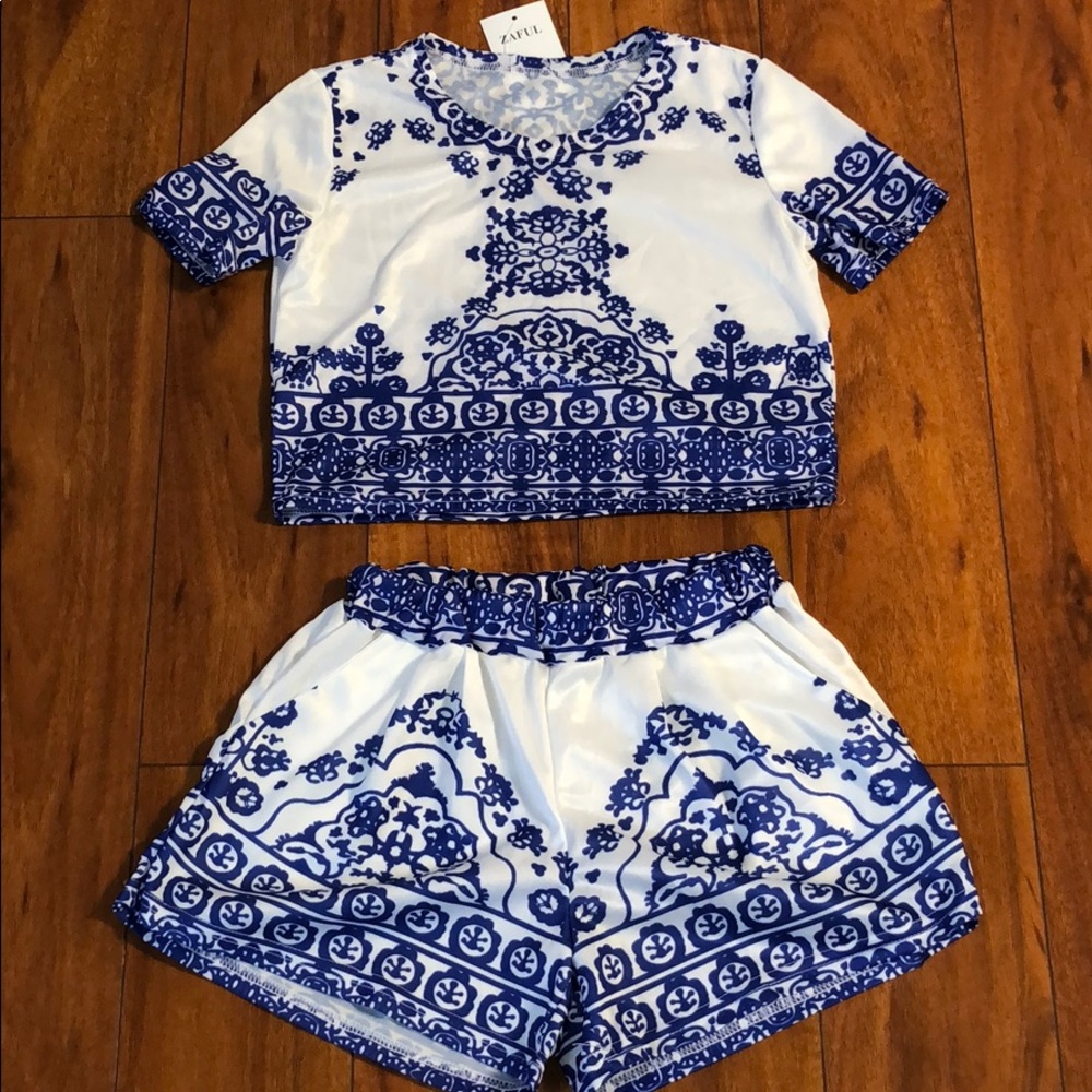 Zaful shirt & shorts/ size: Medium (girl) /NWT